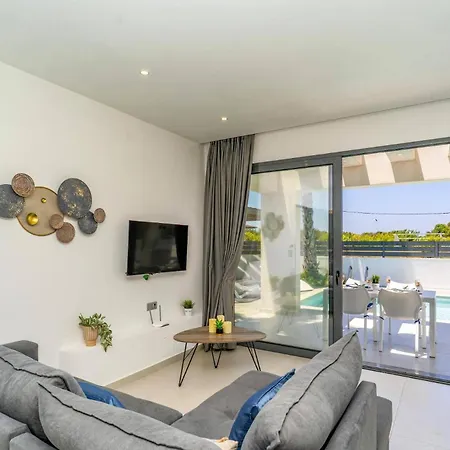 Palm Vista By * Kremastí